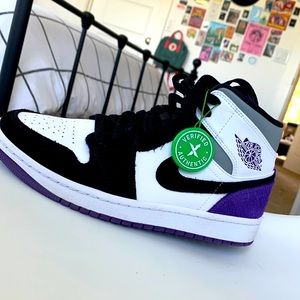 Jordan 1 Mid SE Purple (Size 7)